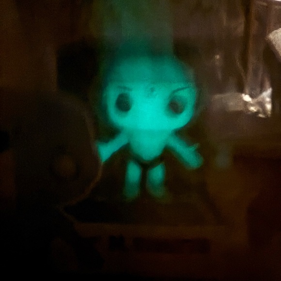 Funko Pop Dr. Manhattan The watchman #23 New Glows In Dark Vaulted - Picture 3 of 9